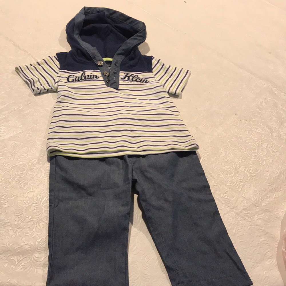Authentic Calvin Klein size 6-9month boy outfit